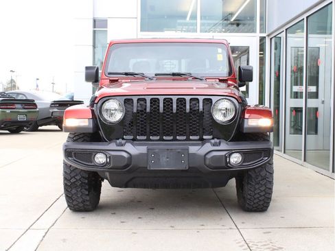 Used 2021 Jeep Gladiator Sport AWD/4WD image 2