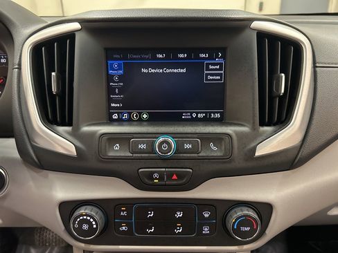 Used 2024 GMC Terrain SLE image 24