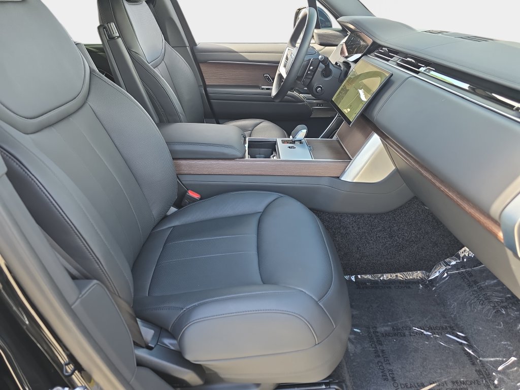Certified 2025 Land Rover Range Rover SE AWD/4WD image 9