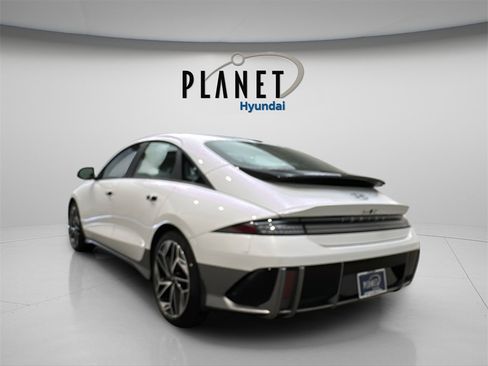 New 2025 Hyundai Ioniq 6 SEL image 6