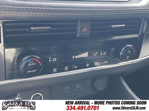 Used 2023 Nissan Rogue SV image 54