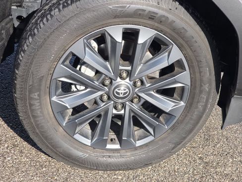 Used 2025 Toyota Land Cruiser image 21