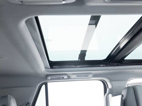 Used 2018 Lincoln Navigator Reserve w/ Technology Package image 33