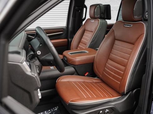 Used 2023 GMC Yukon XL Denali Ultimate image 23