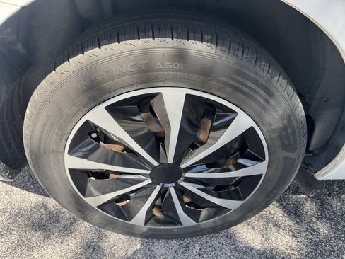 Used 2013 MAZDA MAZDA3 i Sport FWD image 22