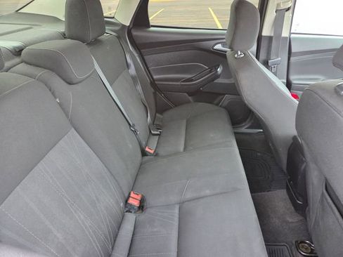 Used 2015 Ford Focus SE w/ SE Cold Weather Package image 35