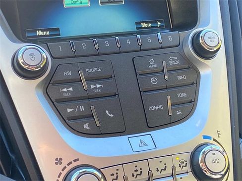 Used 2017 Chevrolet Equinox LS image 25