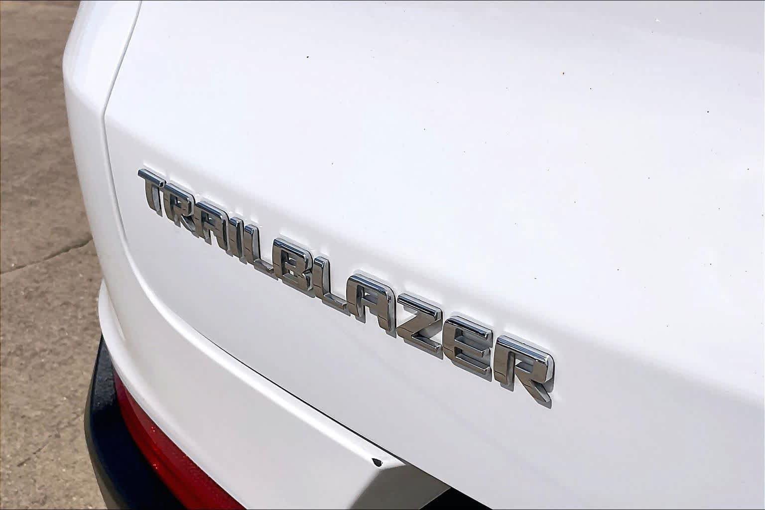 Used 2025 Chevrolet TrailBlazer LT FWD image 19