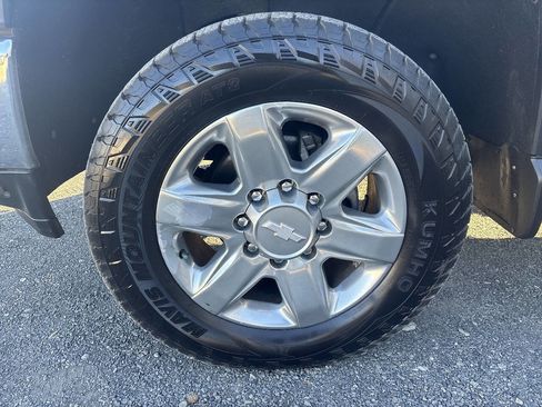 Used 2020 Chevrolet Silverado 2500 LTZ w/ LTZ Plus Package image 36