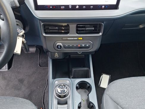 Used 2025 Ford Maverick XL image 11