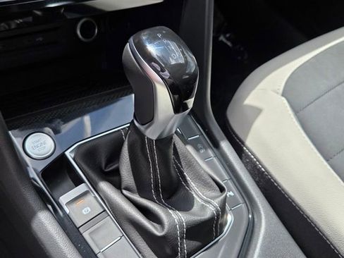 New 2026 Volkswagen Taos SE FWD image 15