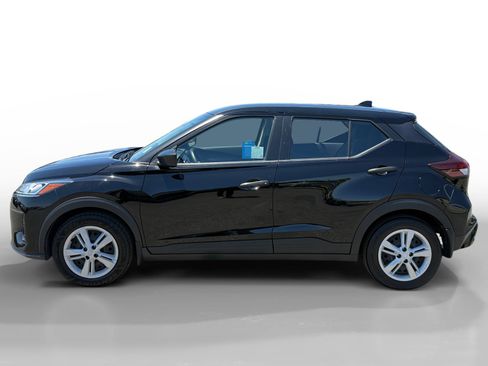 Used 2023 Nissan Kicks S FWD image 2