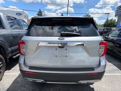 Used 2023 Ford Explorer XLT w/ Equipment Group 202A AWD/4WD image 5