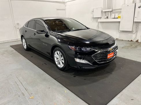 Used 2020 Chevrolet Malibu LT image 1