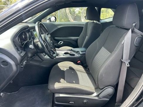 Used 2023 Dodge Challenger SXT RWD image 13