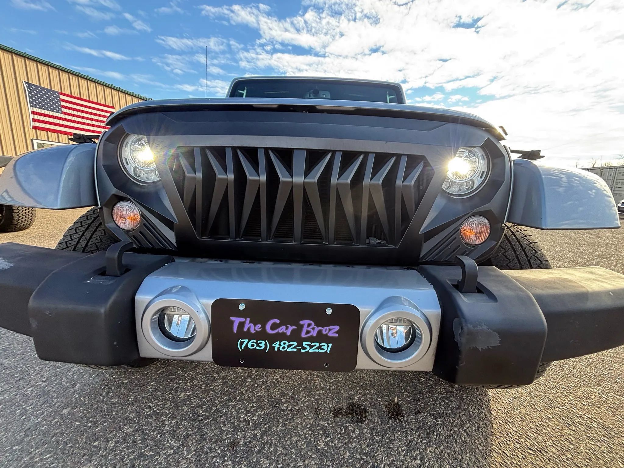 Used 2017 Jeep Wrangler Unlimited Sahara w/ Connectivity Group AWD/4WD image 43