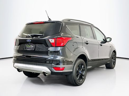 Used 2019 Ford Escape SEL image 9