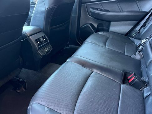 Used 2019 Subaru Outback 3.6R Limited AWD/4WD image 12