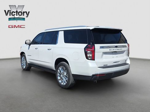 Used 2023 Chevrolet Suburban High Country AWD/4WD image 15