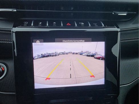 Used 2024 Jeep Grand Cherokee Altitude image 4