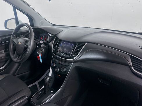 Used 2019 Chevrolet Trax LS w/ LPO, Cargo Package FWD image 28