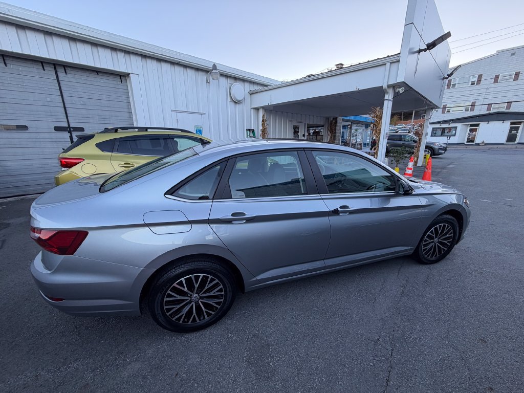 Used 2020 Volkswagen Jetta SE w/ SE Cold Weather Package FWD image 7