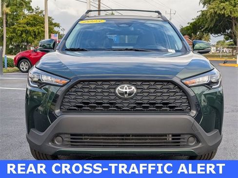 Used 2023 Toyota Corolla Cross LE image 2