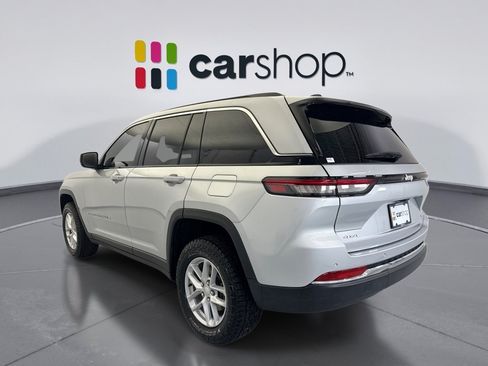 Used 2024 Jeep Grand Cherokee Laredo X AWD/4WD image 3