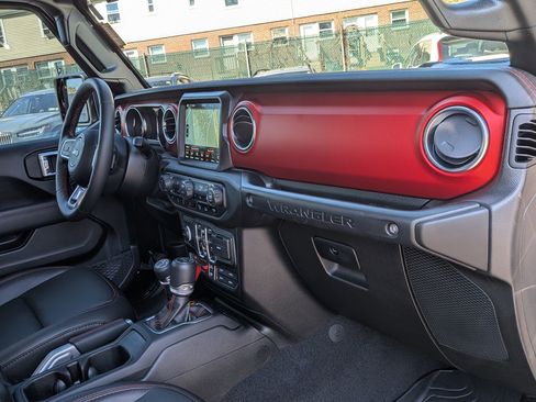 Used 2021 Jeep Wrangler Unlimited Rubicon AWD/4WD image 23