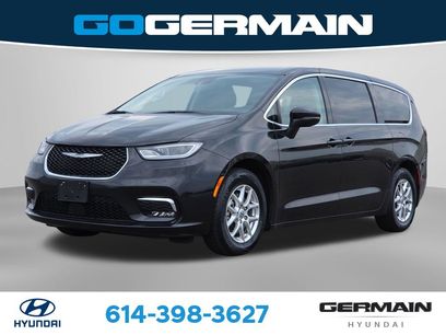 Used 2023 Chrysler Pacifica Touring-L