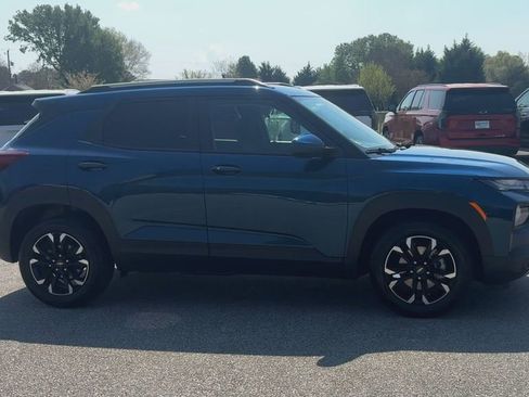 Certified 2021 Chevrolet TrailBlazer LT w/ LPO, Blackout Package image 2