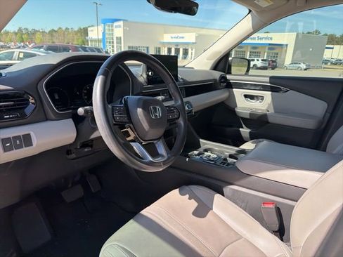 Used 2023 Honda Pilot EX-L image 4