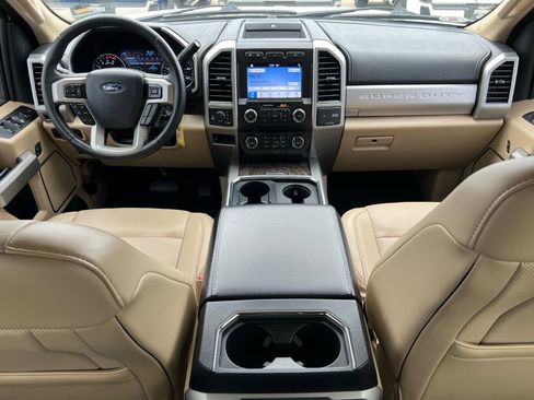 Used 2019 Ford F350 Lariat w/ Chrome Package image 27