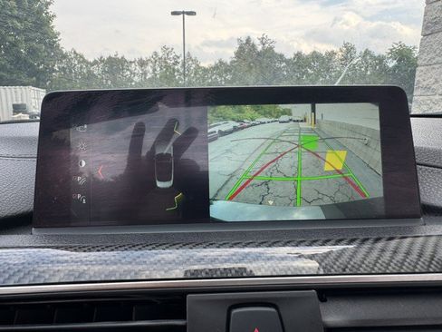 Used 2018 BMW M4 Convertible RWD image 31
