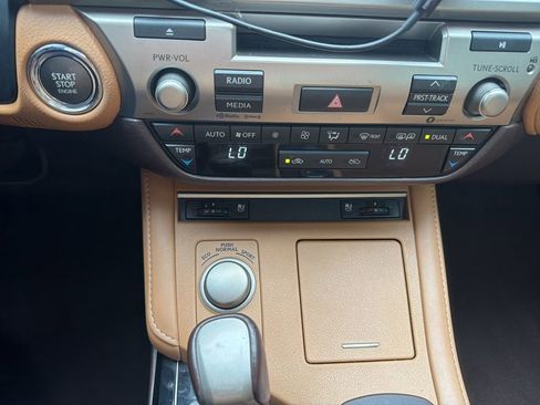 Used 2018 Lexus ES 350 image 22