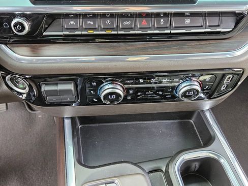 Used 2024 GMC Sierra 1500 SLT w/ SLT Convenience Package image 19