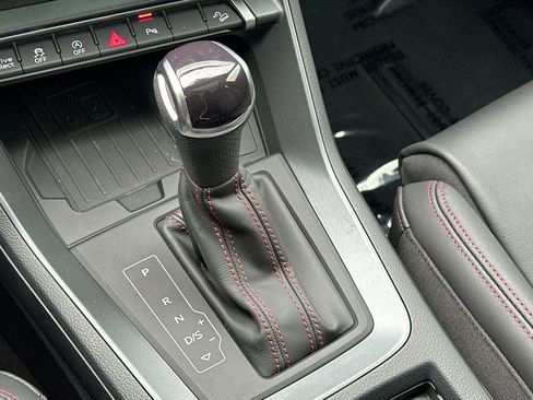 Certified 2025 Audi Q3 2.0T Premium Plus w/ Premium Plus Package image 20