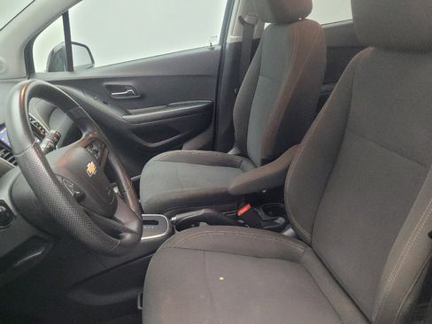 Used 2021 Chevrolet Trax LS w/ Tint and Cruise Package FWD image 17