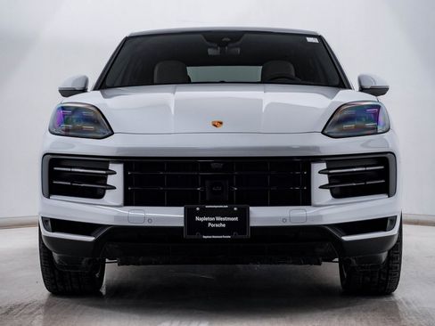 Certified 2025 Porsche Cayenne image 6