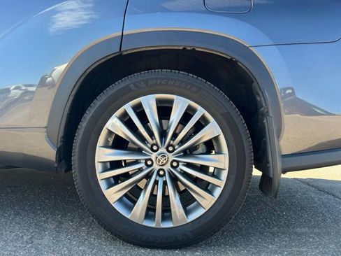 Used 2022 Toyota Highlander Platinum AWD/4WD image 14