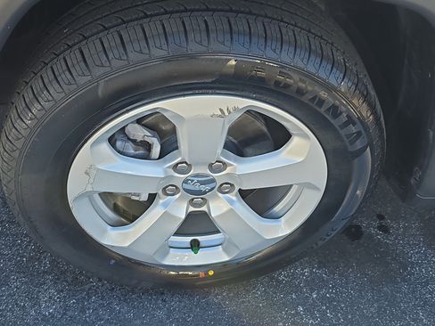 Used 2018 Jeep Compass Latitude image 8