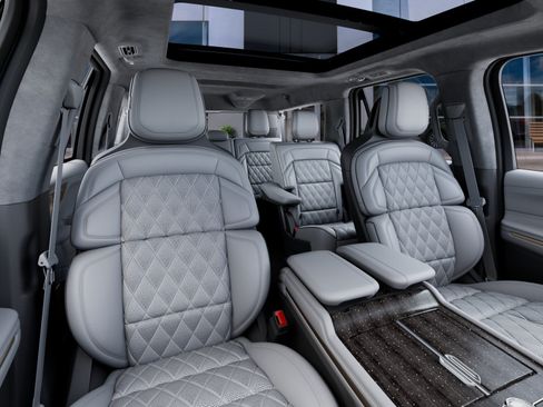New 2027 Lincoln Navigator L Black Label AWD/4WD image 10