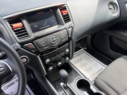 Used 2020 Nissan Pathfinder S AWD/4WD image 19