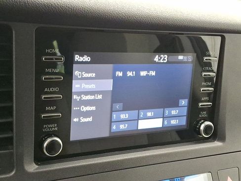 Used 2020 Toyota Sienna L FWD image 14