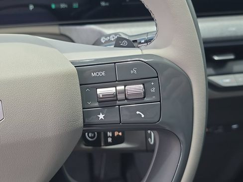 New 2026 Kia EV9 Land AWD/4WD image 32