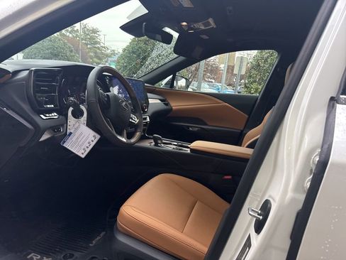 Used 2025 Lexus RX 350 Premium image 11