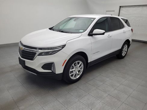 Used 2024 Chevrolet Equinox LT AWD/4WD image 2
