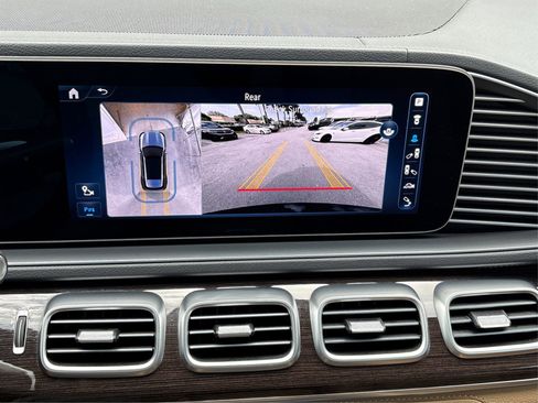 Used 2024 Mercedes-Benz GLE 350 4MATIC image 25