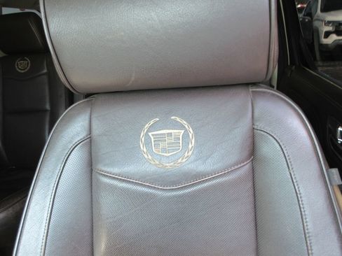 Used 2013 Cadillac Escalade Platinum AWD/4WD image 24