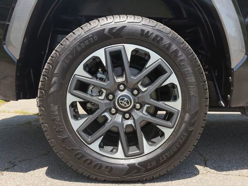 Used 2022 Toyota Tundra Limited RWD image 38